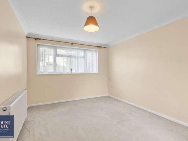 Flat for sale in Colliers End, Hertfordshire