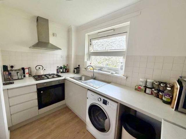 Flat for sale in Oakley, Merley