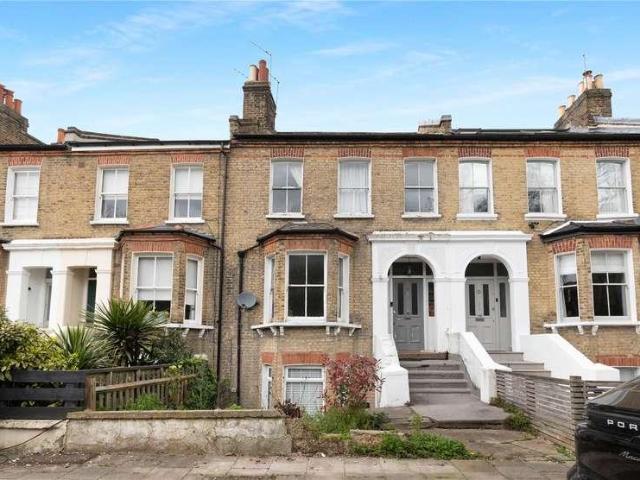 Flat for sale in East Dulwich, Greater London