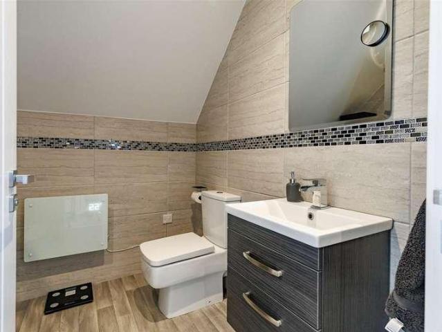 Flat for sale in Ivy Chimneys, Epping
