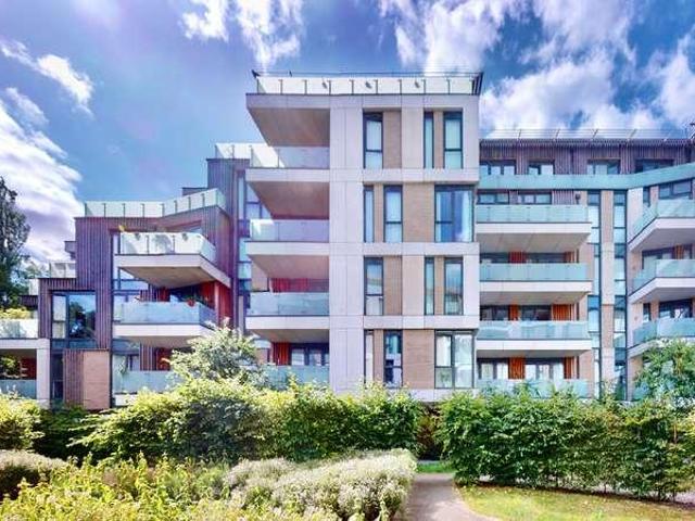 Flat for sale in Rotherhithe, Greater London