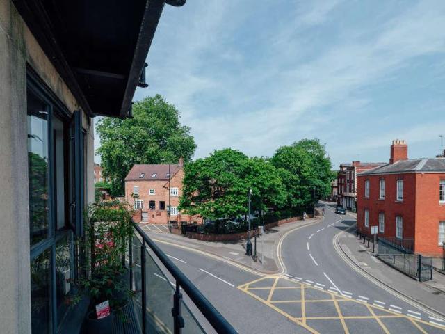 Flat for sale in Barbourne, Worcestershire