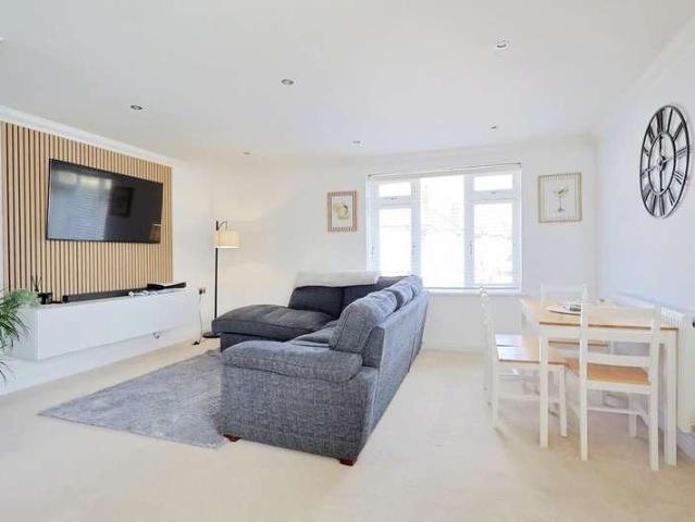 Flat for sale in Poole