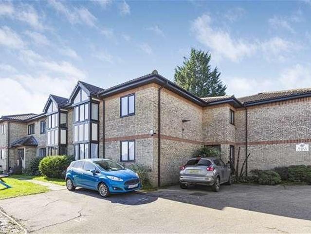 Flat for sale in Five Acres, Hertfordshire