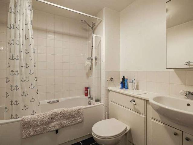 Flat for sale in Greater London