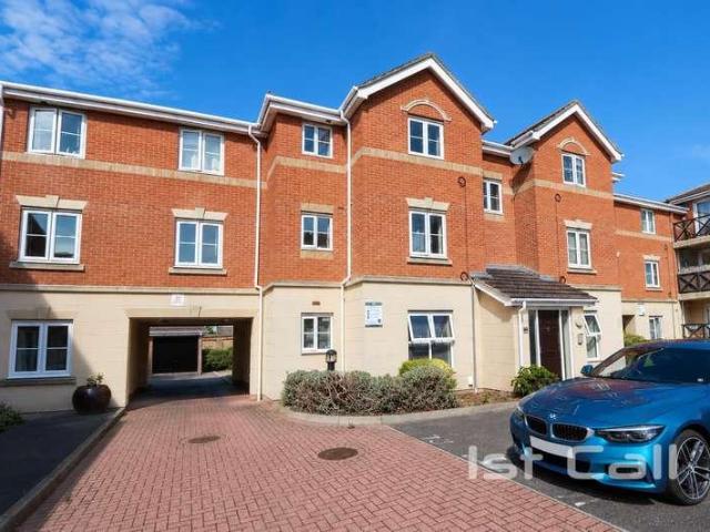 Flat for sale in Kursaal Estate, Alton Barnes