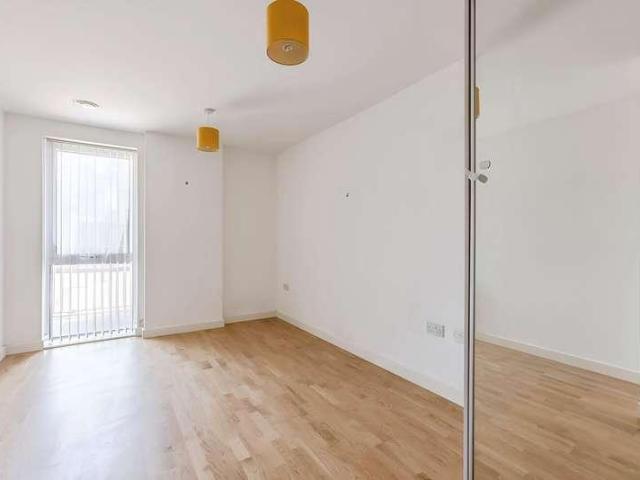 Flat for sale in Slough