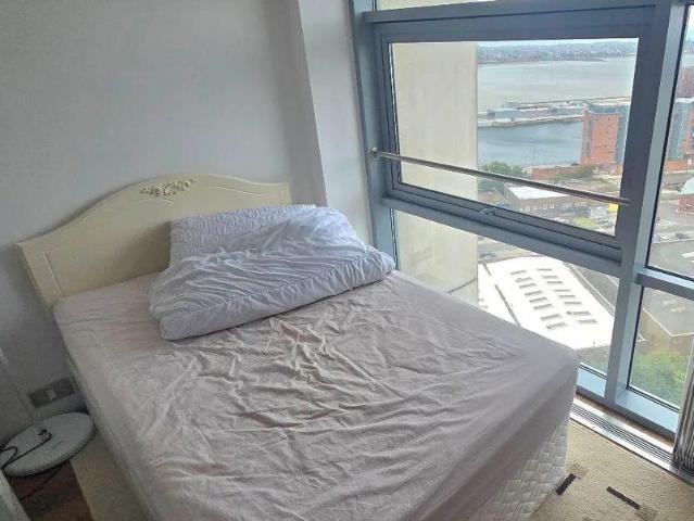 Flat for sale in Calderstones