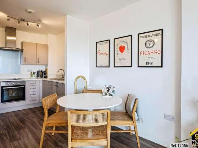 Flat for sale in London Borough of Lambeth, Greater London