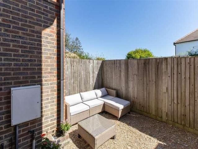 Flat for sale in Perryfields, West Sussex