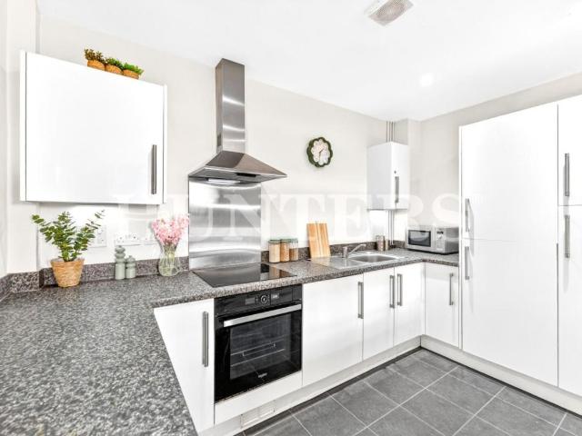 Flat for sale in Tottenham Hale, Greater London