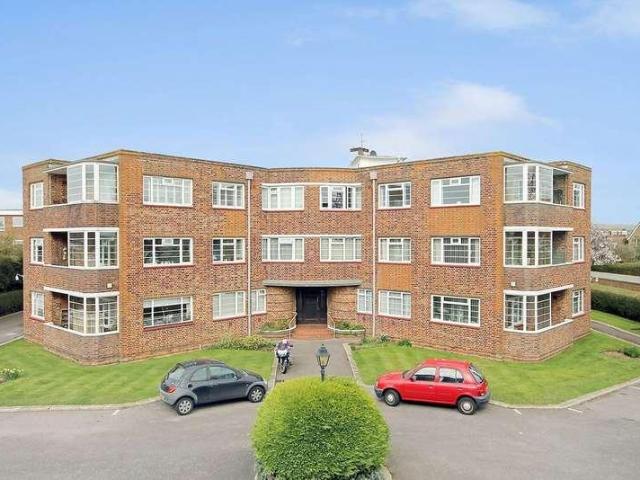 Flat for sale in West Worthing, Worthing