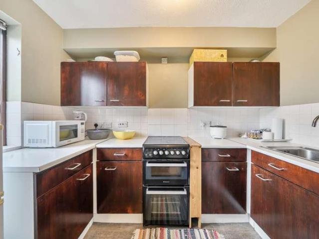 Flat for sale in London Borough of Lewisham, New Cross