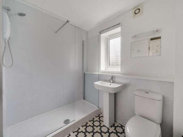 Flat for sale in Temple Quarter, Bristol