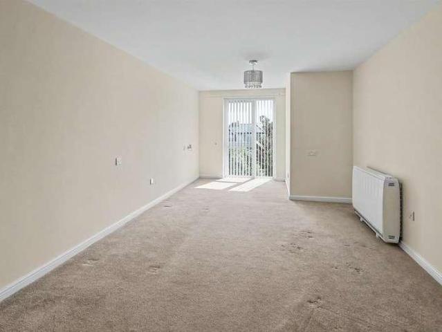 Flat for sale in Woodthorpe, Gedling