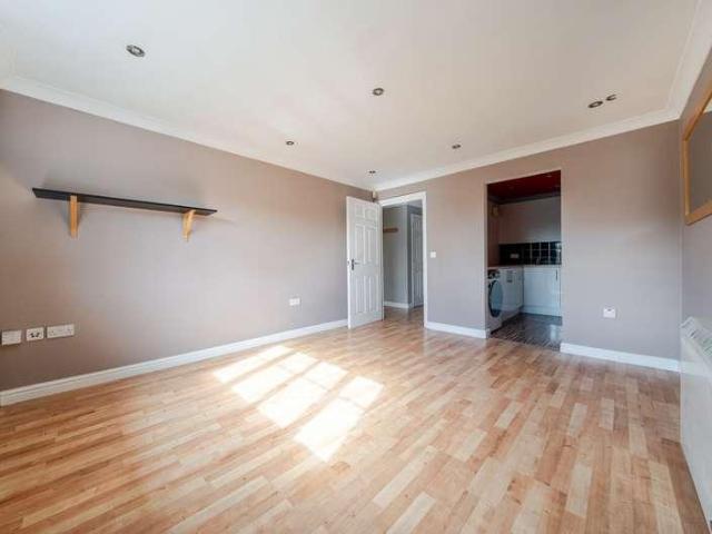 Flat for sale in Westborough, Surrey