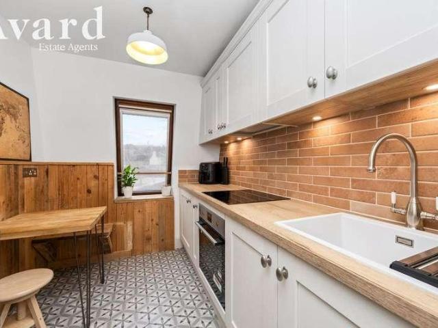 Flat for sale in Hanover & Queen's Park, Brighton