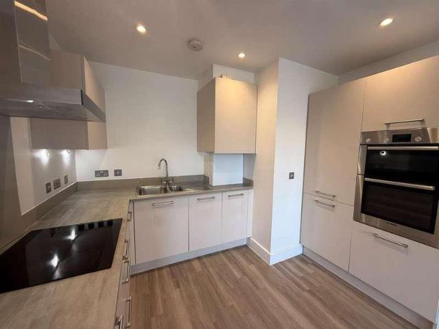 Flat for sale in London Borough of Hounslow, Spring Grove
