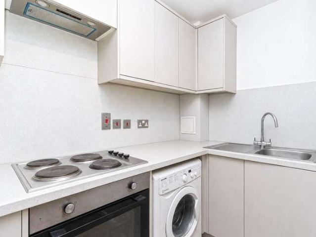 Flat for sale in Brixton, Greater London