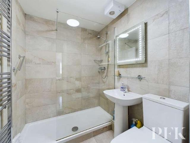 Flat for sale in Keswick