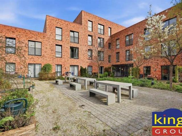 Flat for sale in Greater London