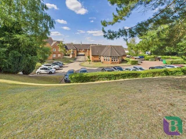 Flat for sale in Aspley Heath, Central Bedfordshire