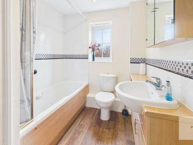 Flat for sale in Chesham, Bury