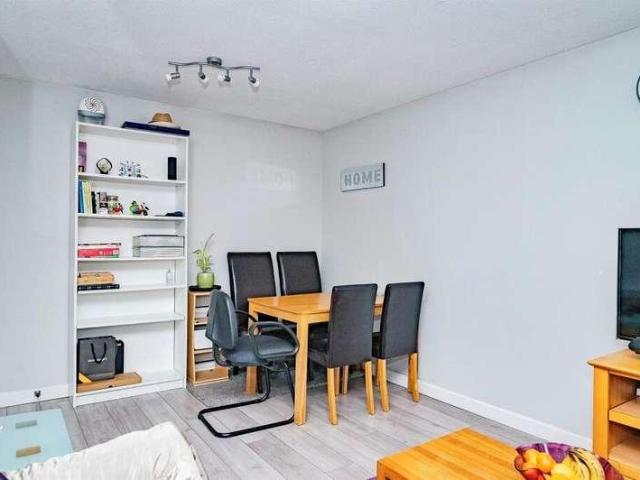 Flat for sale in Five Acres, Hertfordshire