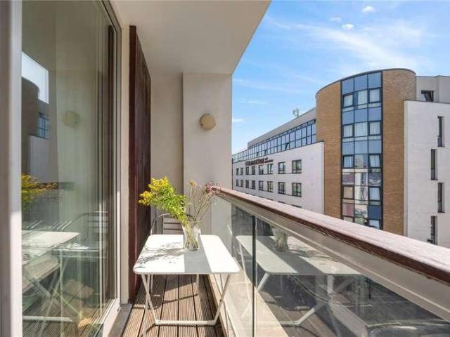 Flat for sale in Barnsbury, Greater London