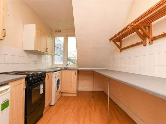 Flat for sale in Dorking, Mole Valley