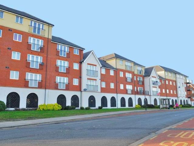 Flat for sale in Glyndon, Plumstead