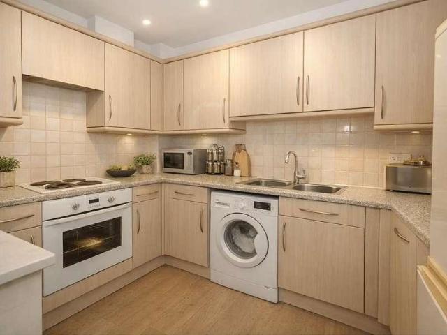 Flat for sale in St. George in the East, Whitechapel