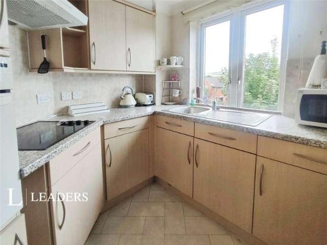 Flat for sale in Worthing, West Sussex