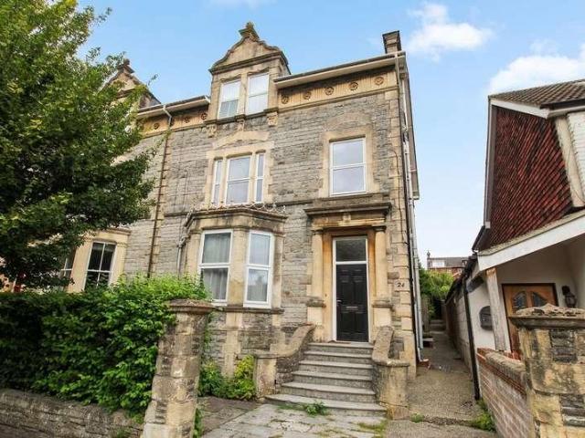 Flat for sale in Salisbury, Wiltshire