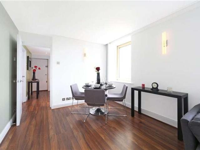 Flat for sale in Lot's Village, Greater London