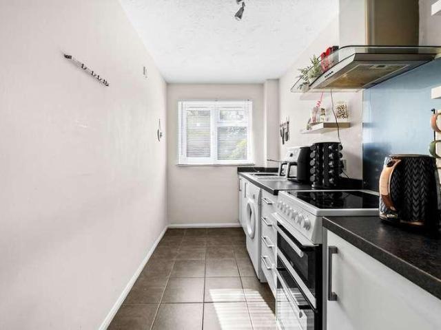 Flat for sale in Swallowfields, Blackhills