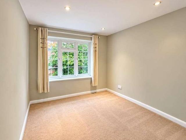 Flat for sale in Charlotteville, Guildford