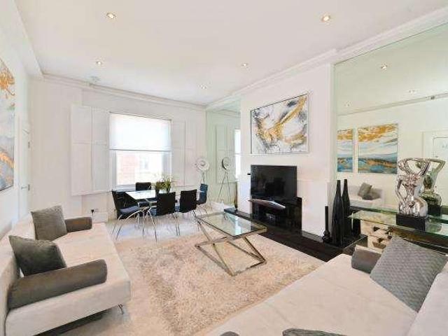 Flat for sale in Paddington, Greater London
