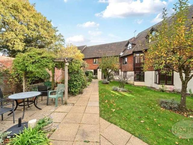 Flat for sale in Petersfield, Bolton Low Houses