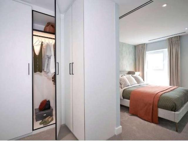 Flat for sale in Colindale, Greater London