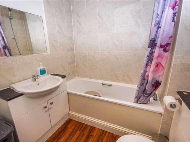 Flat for sale in Chalvey, Slough