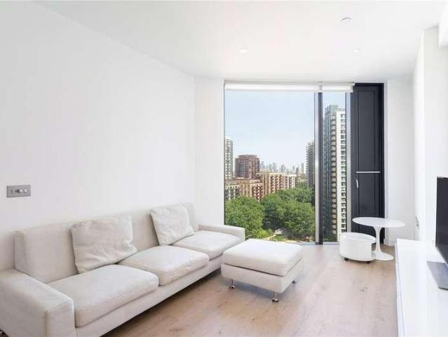 Flat for sale in Elephant and Castle, Greater London