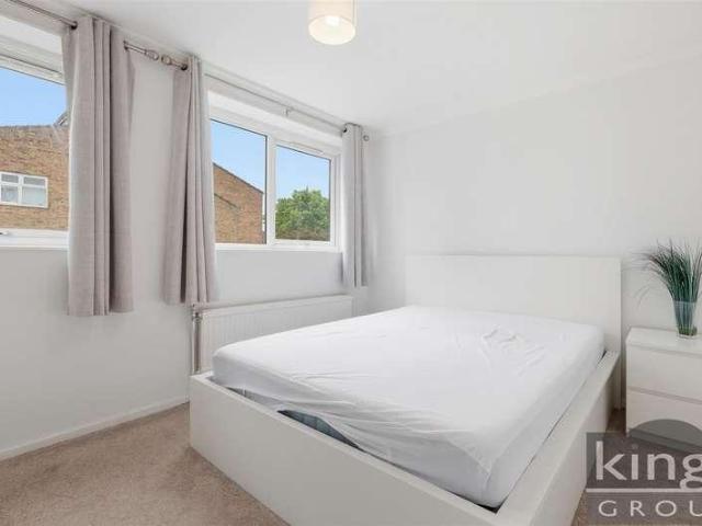 Flat for sale in South Tottenham, Greater London