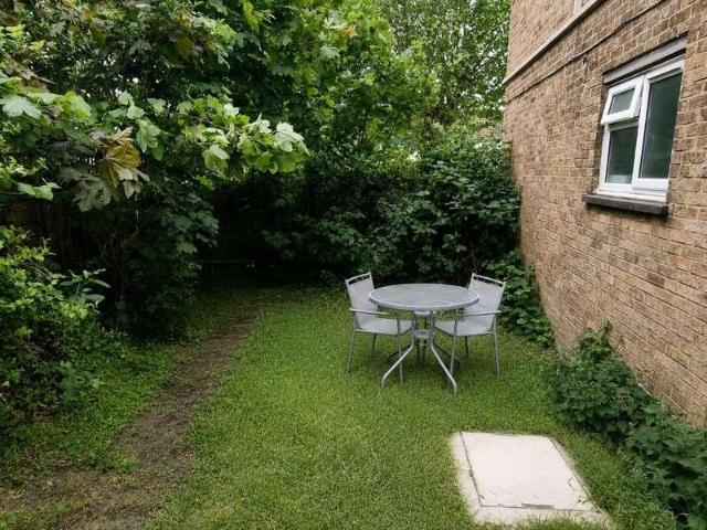 Flat for sale in Cockfosters, Greater London