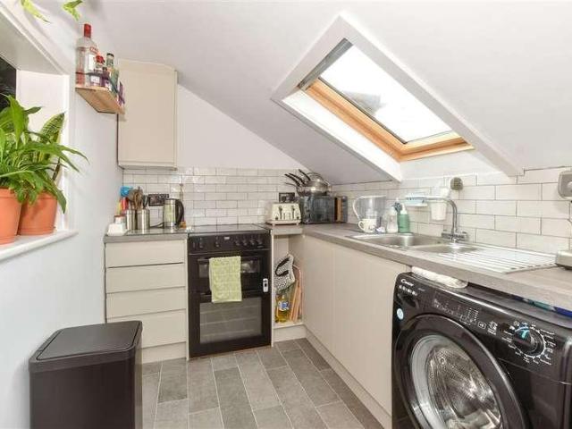 Flat for sale in Littlehampton, Arun