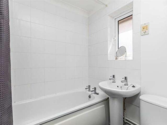Flat for sale in Hanover & Queen's Park, Brighton