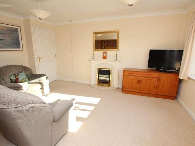 Flat for sale in Brackley, Northamptonshire