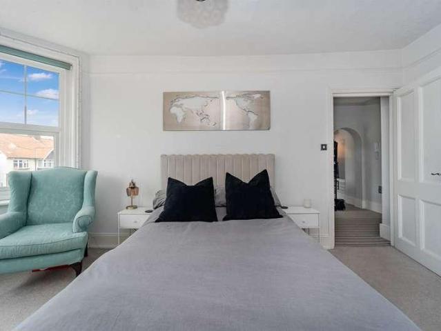Flat for sale in Worthing, West Sussex