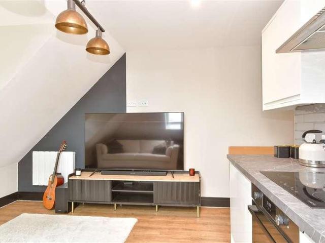 Flat for sale in Ash-cum-Ridley, The Butts