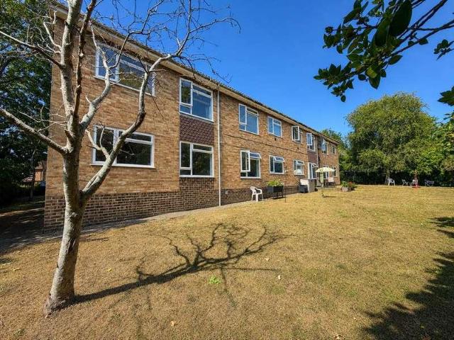 Flat for sale in Cross In Hand, East Sussex